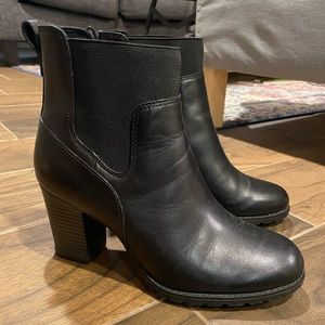 Clark’s Verona Ease Booties - 9.5W